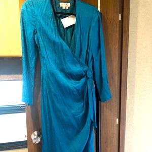 New 100% silk wrap dress